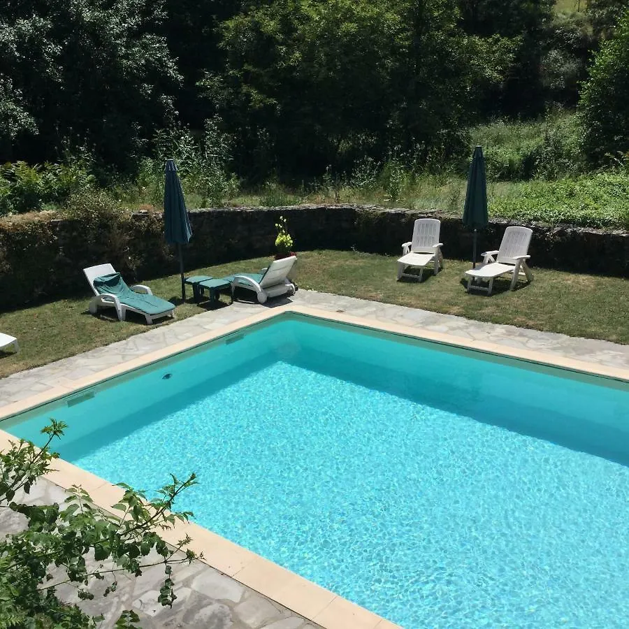 *** Bed & Breakfast Les Tilleuls Saint-Georges-de-Luzencon France